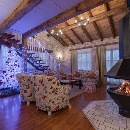 Family Villa Lipica with private pool&jacuzzi Pazin Esterno foto