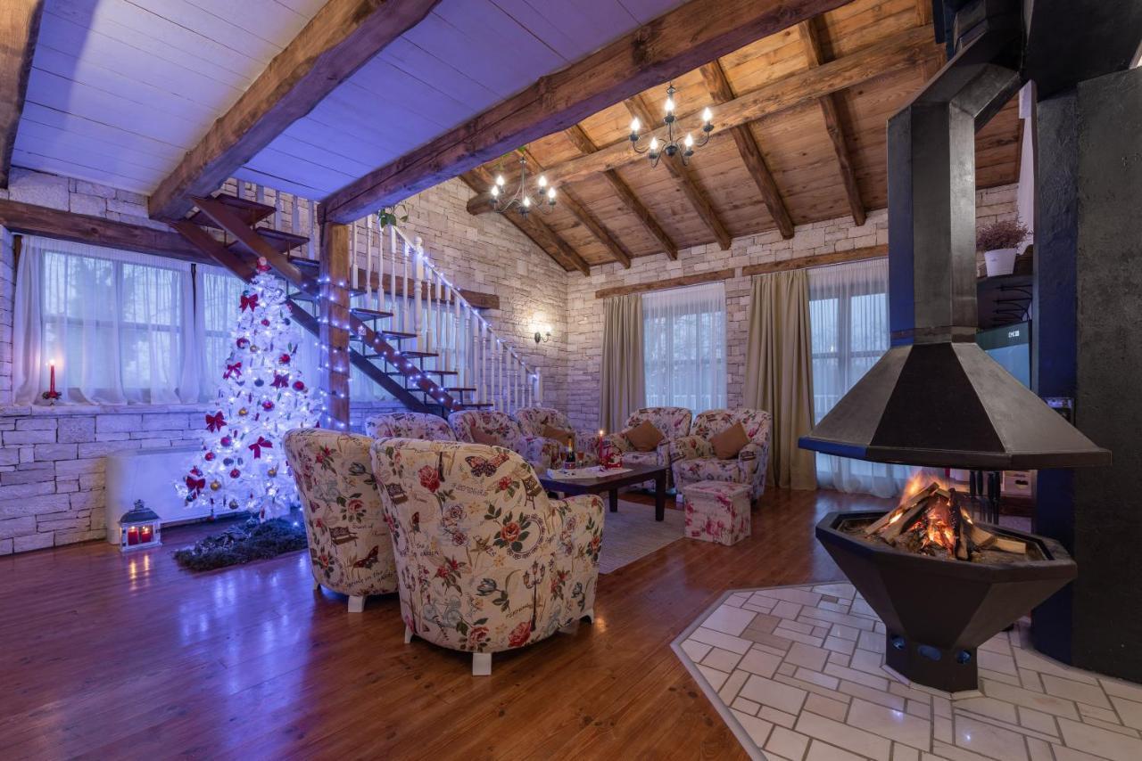 Family Villa Lipica with private pool&jacuzzi Pazin Esterno foto