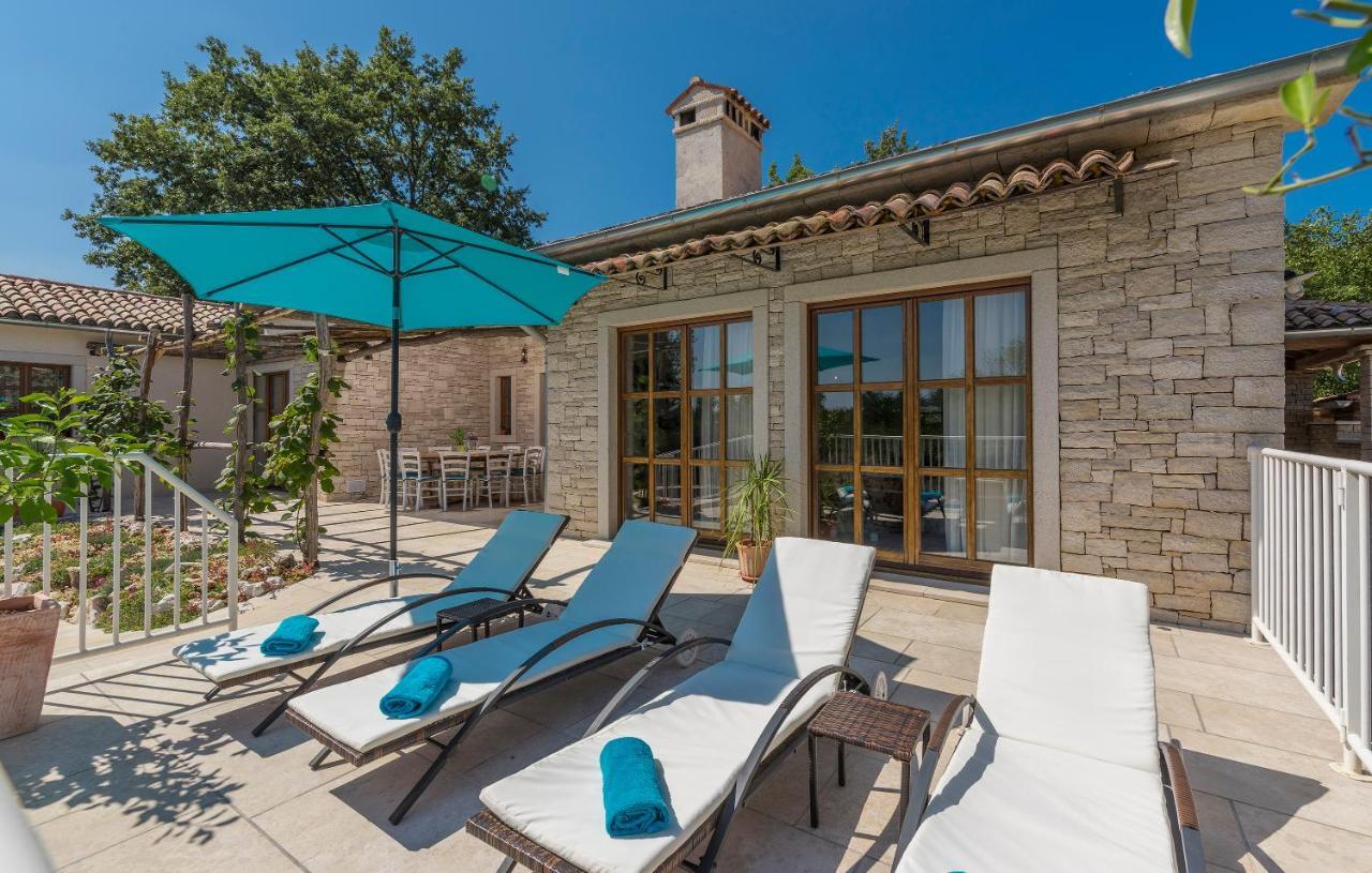 Family Villa Lipica with private pool&jacuzzi Pazin Esterno foto