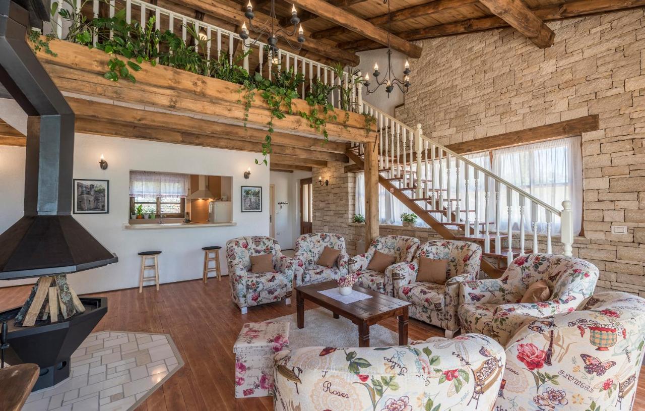 Family Villa Lipica with private pool&jacuzzi Pazin Esterno foto