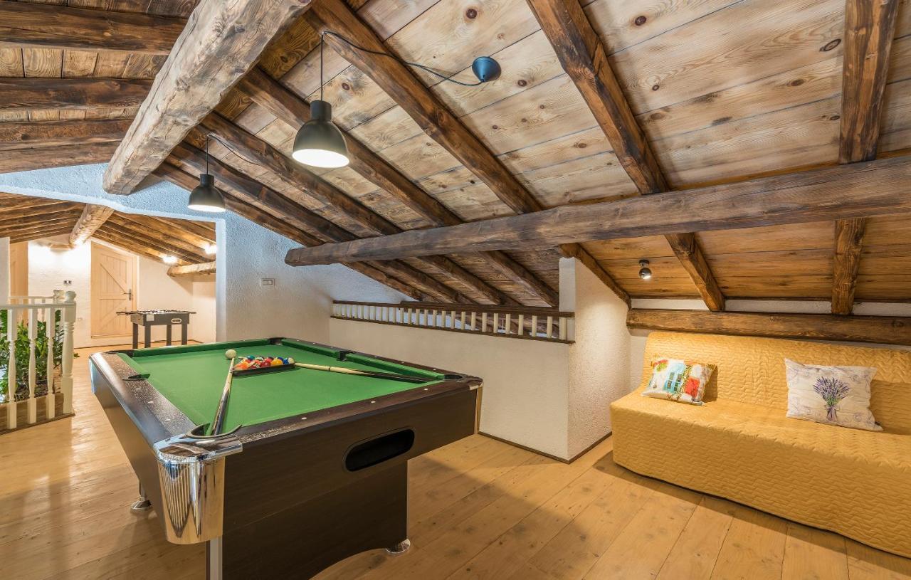 Family Villa Lipica with private pool&jacuzzi Pazin Esterno foto