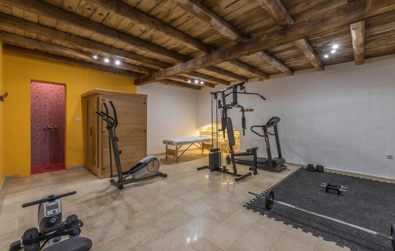 Family Villa Lipica with private pool&jacuzzi Pazin Esterno foto